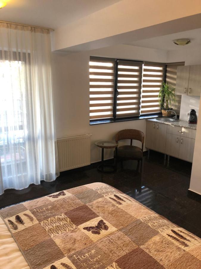 Studio Bukarest Exteriör bild